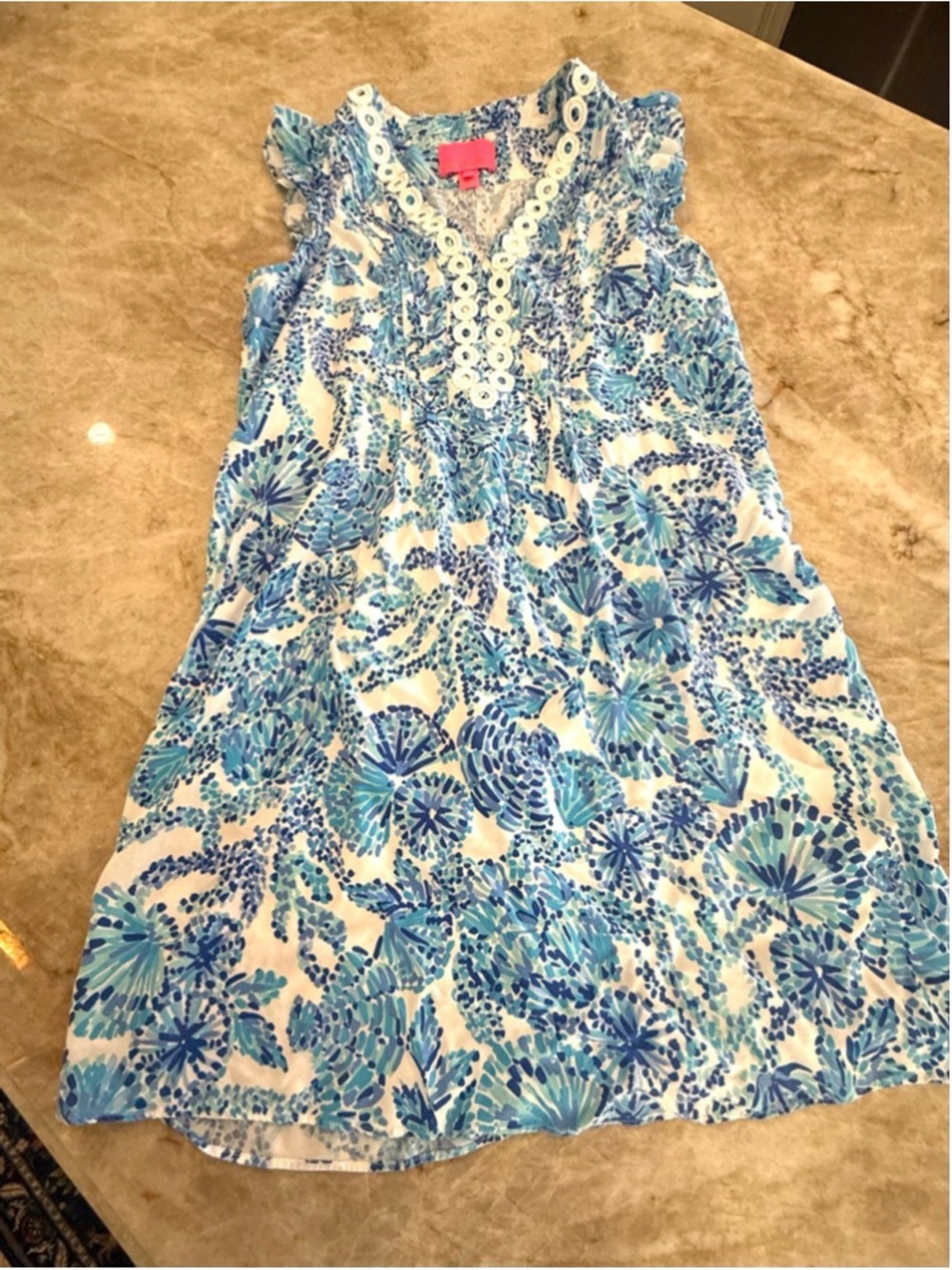 Lilly Pulitzer Blue & White Floral Mini Dress M, white appliqué.￼ V-neck ruffle
